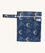Earthwise medium wet bag in a harvest moon design available at Babipur. A dark blue wetbag with a elegant moon and harvest print. Features a white zip fastener.
