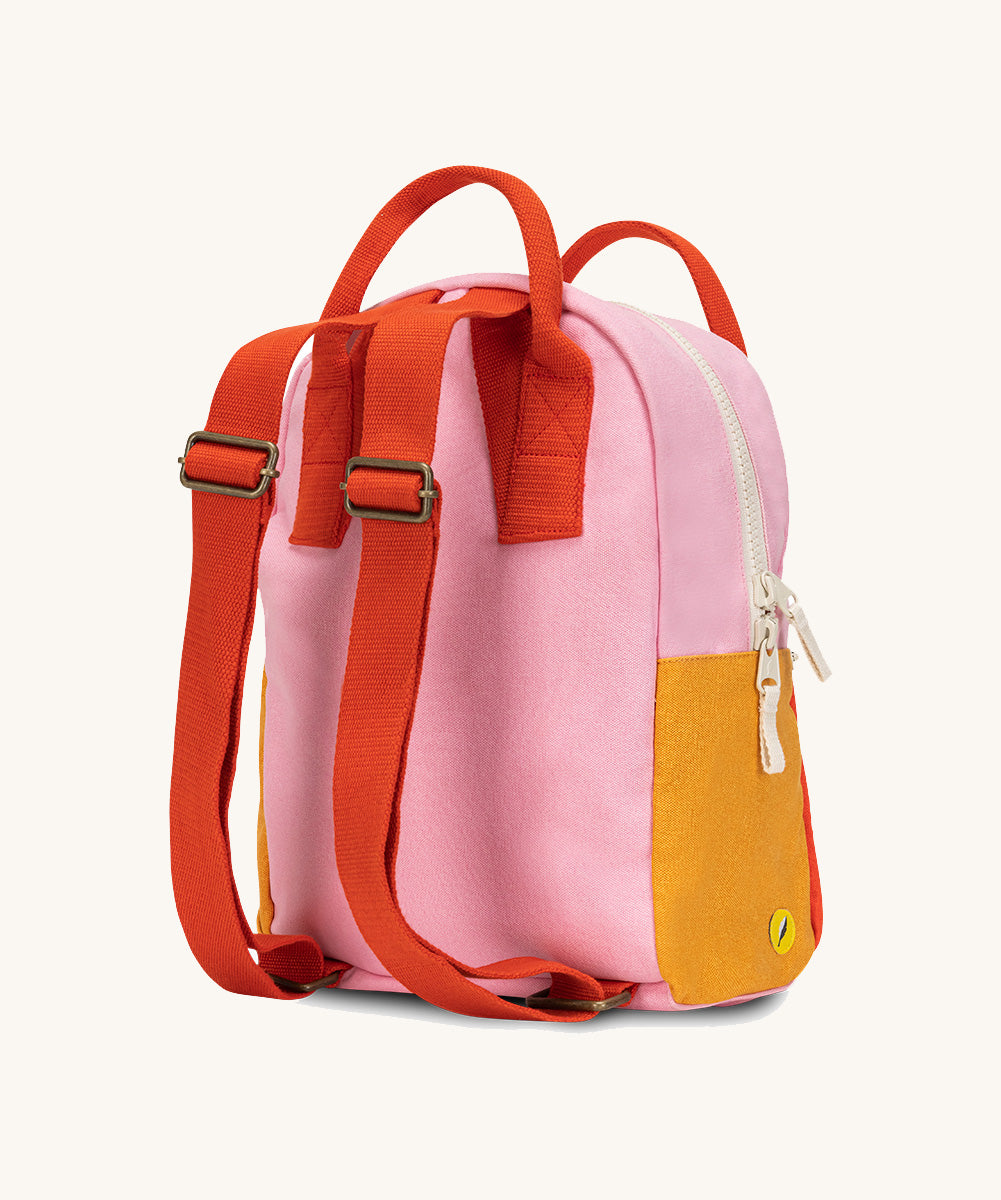 The back of The organic cotton Fluf B-Pack Jr. a kids school backpack with red adjustable straps