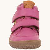 The front of the Froddo barefoot Autumn children's shoe in fuchsia pink available at Babipur showing the 2 velcro fastener detail