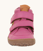 The front of the Froddo barefoot Autumn children's shoe in fuchsia pink available at Babipur showing the 2 velcro fastener detail