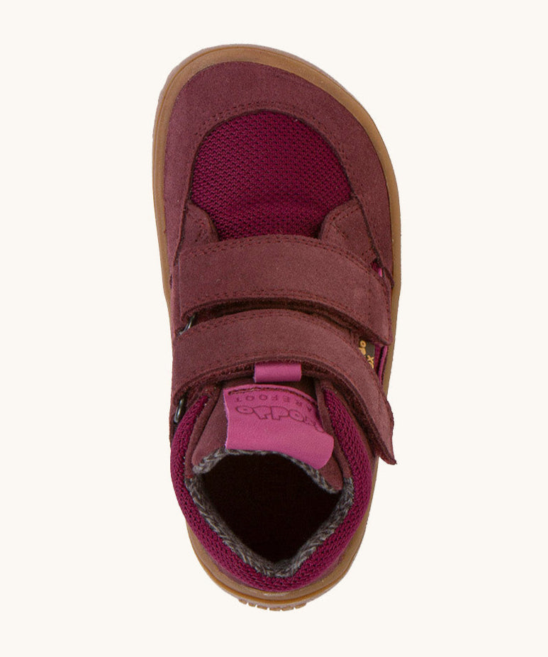 A top down image of the Froddo barefoot tex kids autumn shoes in bordeaux pink available at Babipur showing the 2 velcro straps and insole detail