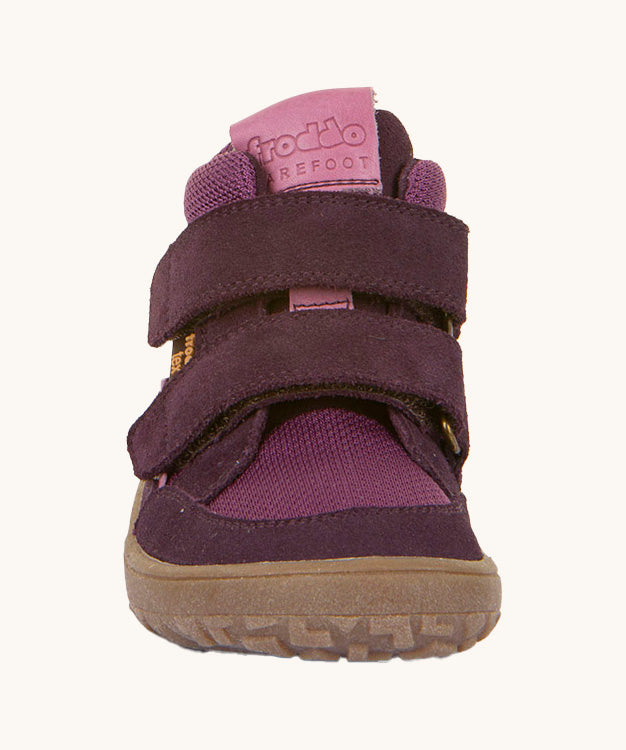 The front of the Froddo barefoot tex kids autumn shoes in purple available at Babipur showing the 2 velcro straps on the front and grippy sole detail