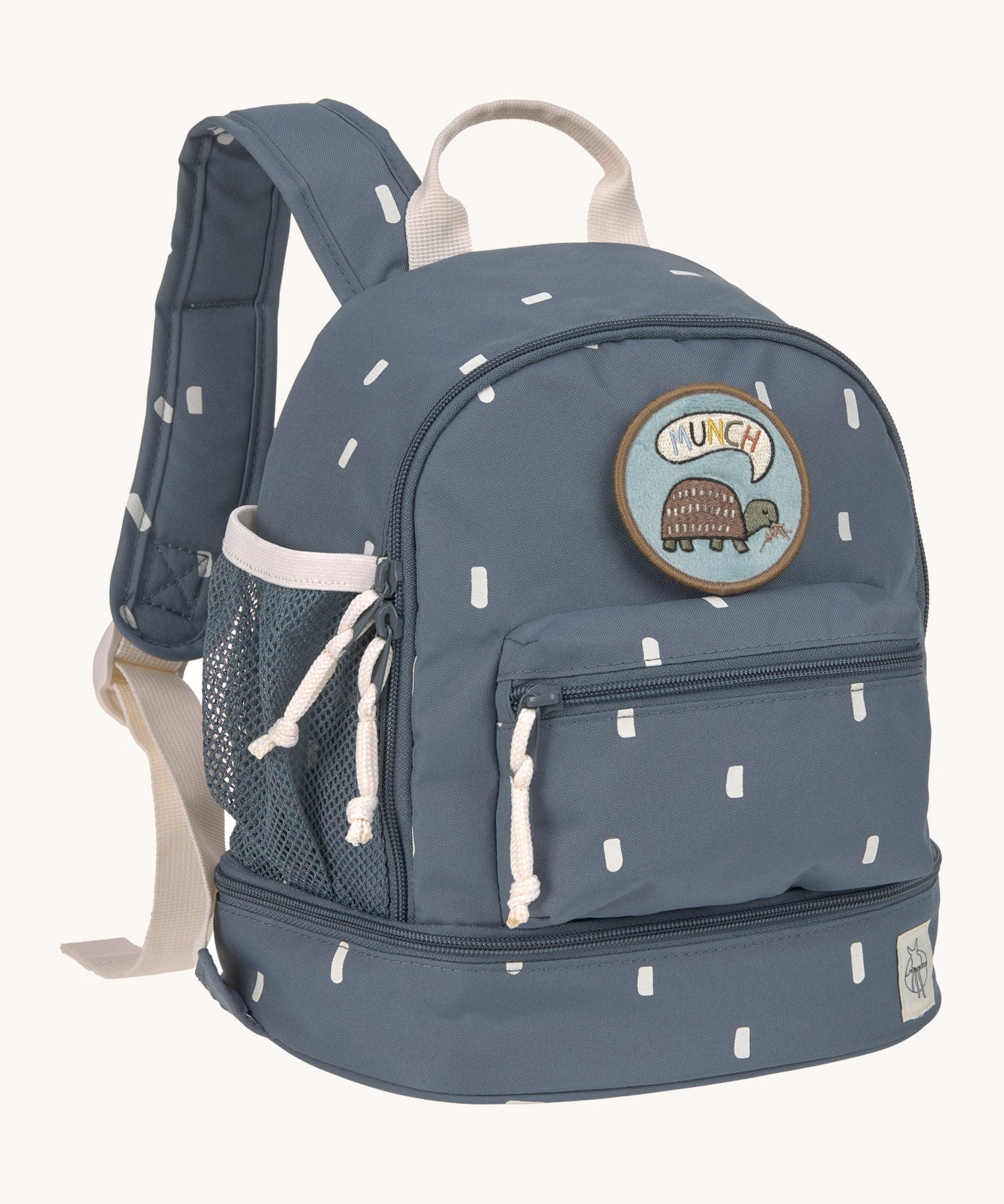 Lassig kids mini midnight blue happy print backpack available on Babipur. A pale blue backpack with light contrast rectangular patterns and a cute turtle patch on the front panel. Features padded shoulder straps, mesh side pockets and 3 zipped compartments.