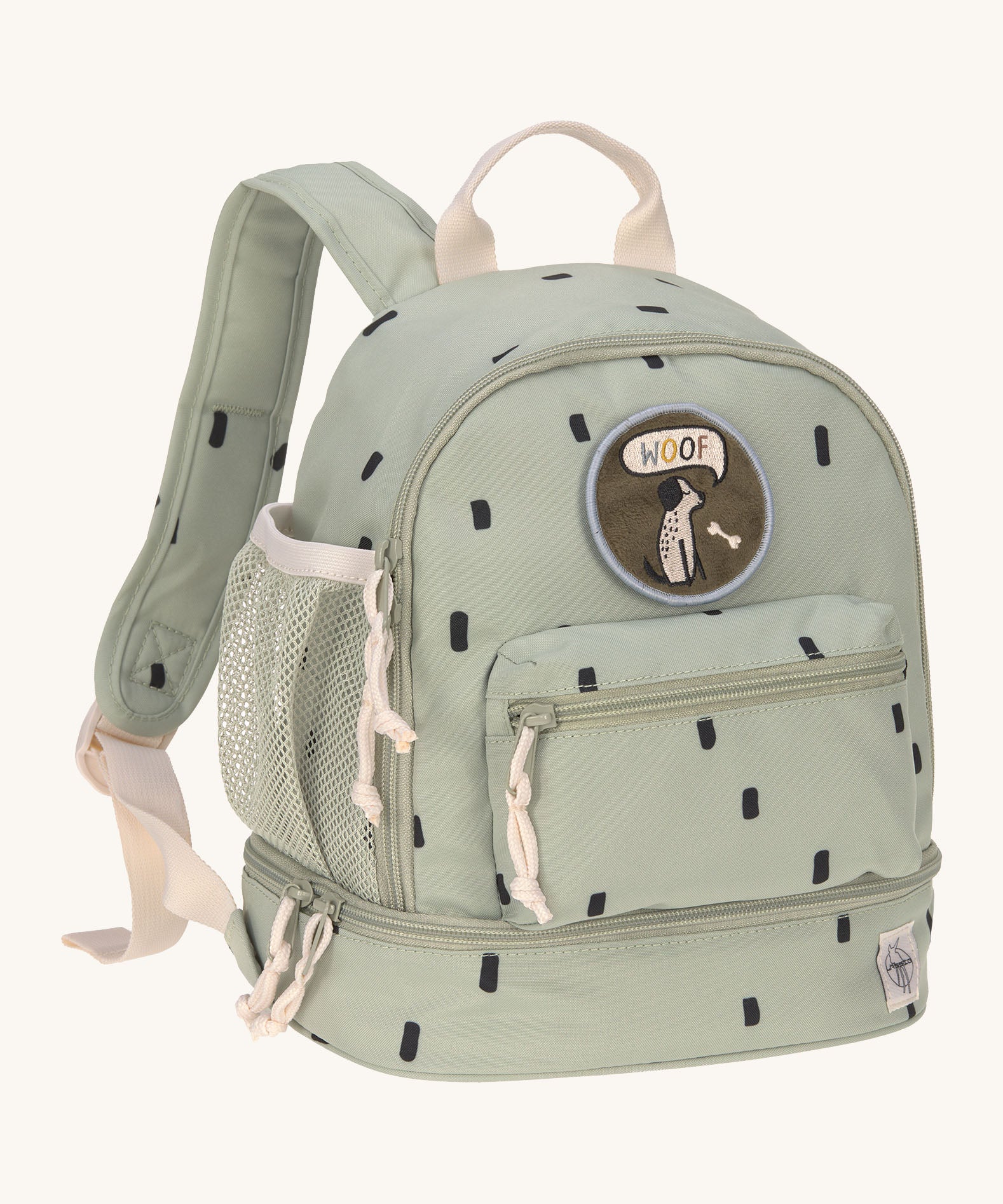 Lassig kids mini olive happy print backpack available on Babipur. A pale green backpack with dark rectangular patterns and a cute dog patch on the front panel. Features padded shoulder straps, mesh side pockets and 3 zipped compartments.