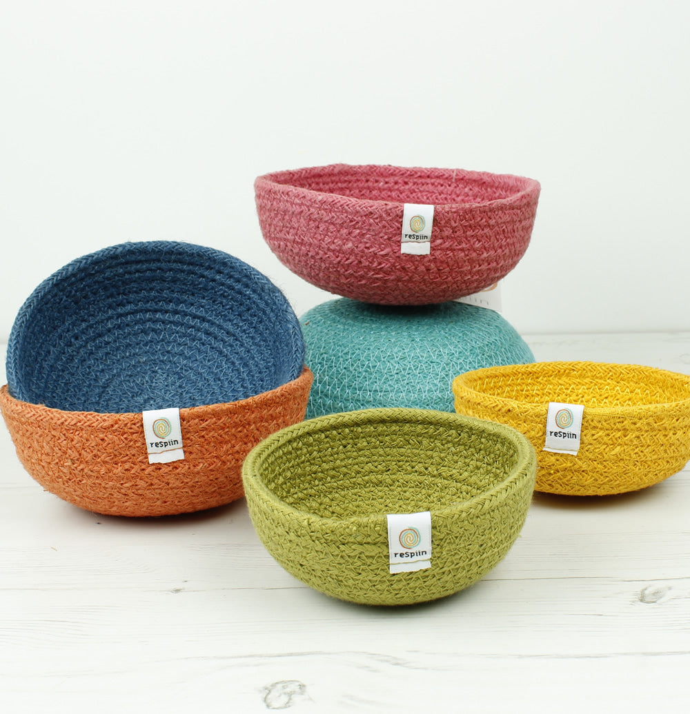 ReSpiin Jute Multicoloured Mini Bowls in various colours show together