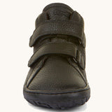 The front of the Froddo barefoot Autumn children's shoe in black available at Babipur showing the 2 velcro fastener detail
