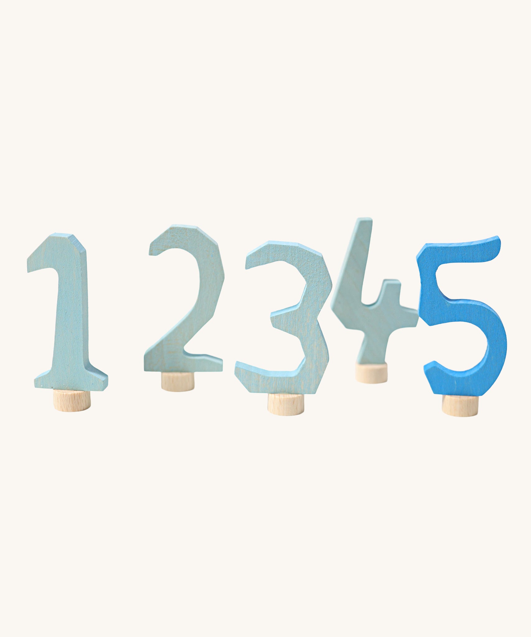 Grimm's Decorative Numbers Set 1-5 in shades of Blue. A wide range of Waldorf inspired celebration rings and decorative figures are available at Babipur.