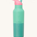 Klean Kanteen 16oz rise insulated classic with sports cap in bay kaleidoscope available at Babipur. A reusable stainless steel bottle in light and dark turquoise colour with a pink and turquoise flip sports cap.
