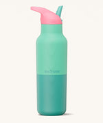 Klean Kanteen 16oz rise insulated classic with sports cap in bay kaleidoscope available at Babipur. A reusable stainless steel bottle in light and dark turquoise colour with a pink and turquoise flip sports cap.