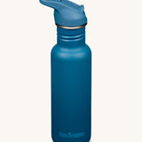 A Klean Kanteen 18oz Classic Narrow Leakproof Flip Seal Sports Cap Reusable Stainless Steel Water Bottle in a corsair blue colour.
