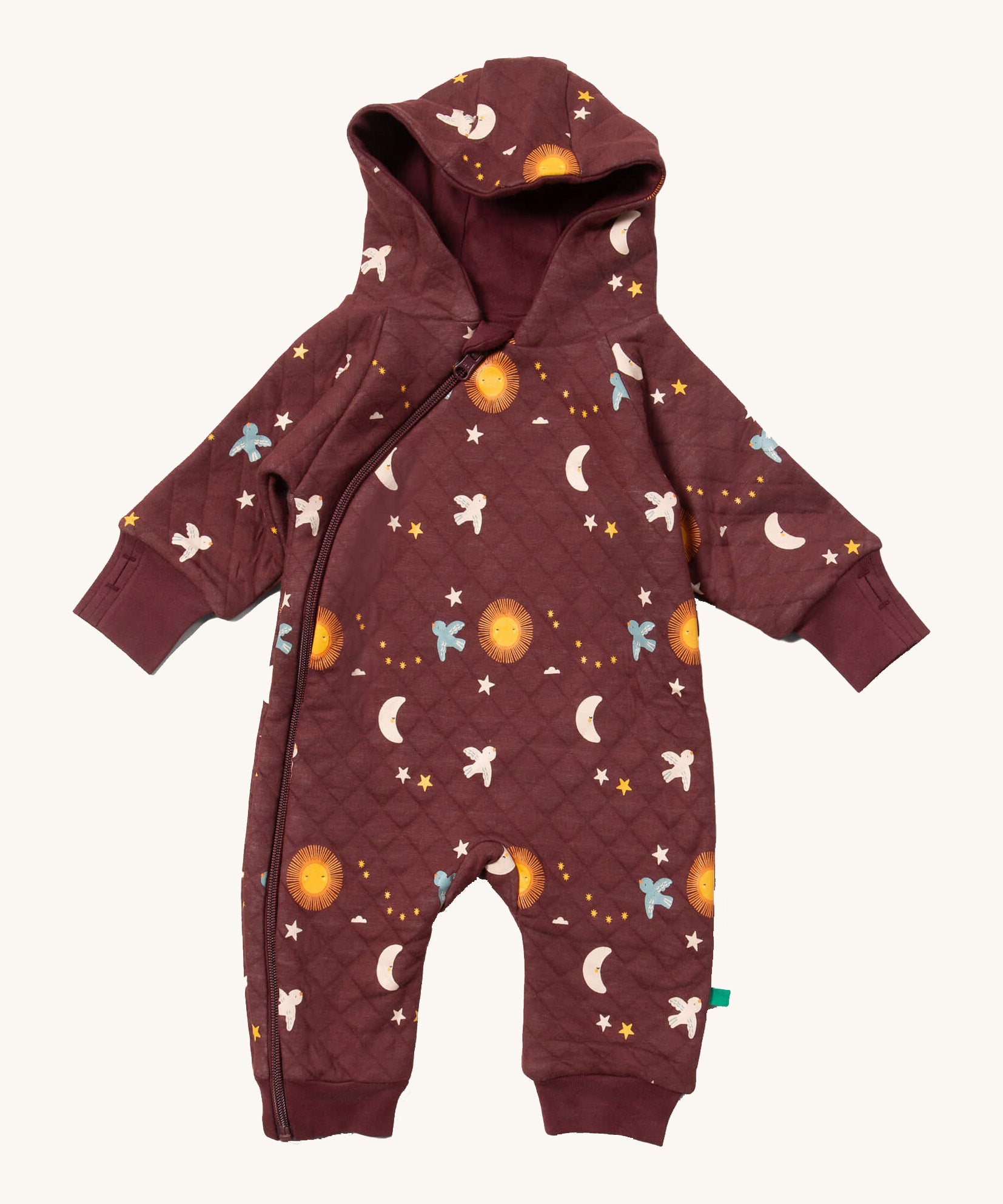 Little Green Radicals hooded snug suit in flying birds. A GOTS organic cotton all in one suit in dark maroon. Features a full length zip and a cute prints of bids flying through a starry night