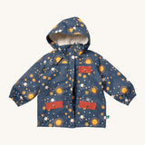 Little Green Radicals waterproof adventure coat in night moon available at Babipur. A navy waterproof coat with cute starry night print and red trim. Features a hood with a white sherpa fleece liner, a full length zip, a check pocket and 2 side pockets.