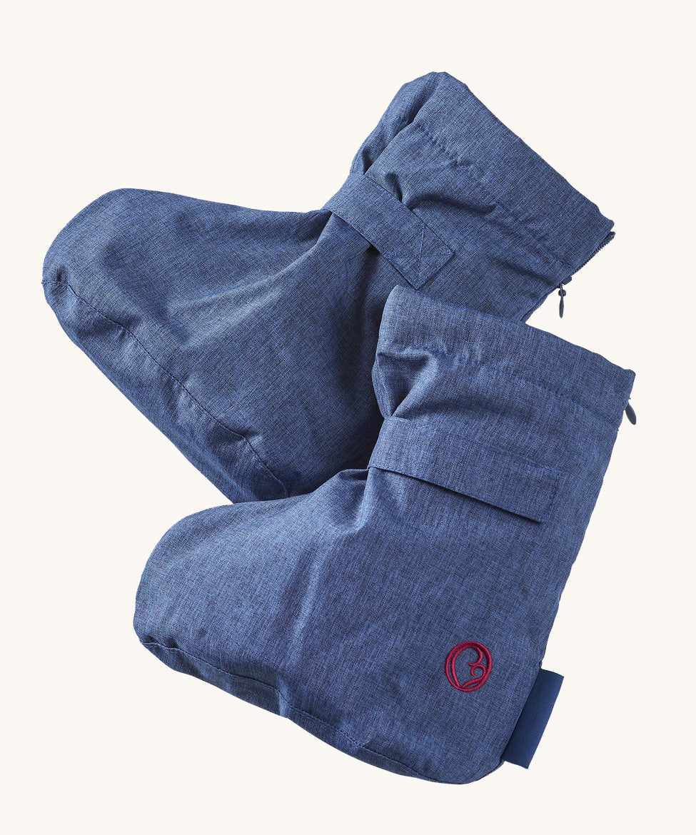 The Mamalila babywearing winter baby booties in blue, for protecting your baby in cold weather