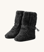 The Mamalila organic natural wool baby booties for babywearing and cold weather, in anthracite grey