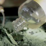 Natural Earth Paint walnut oil medium poured on green paint pigment