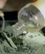 Natural Earth Paint walnut oil medium poured on green paint pigment