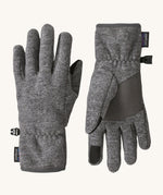 Patagonia kids synchilla gloves. A pair of light fleece fabric gloves, features a grip panel on the palm, thumb and index finger.   Logo patch stitched on the wrist cuff.