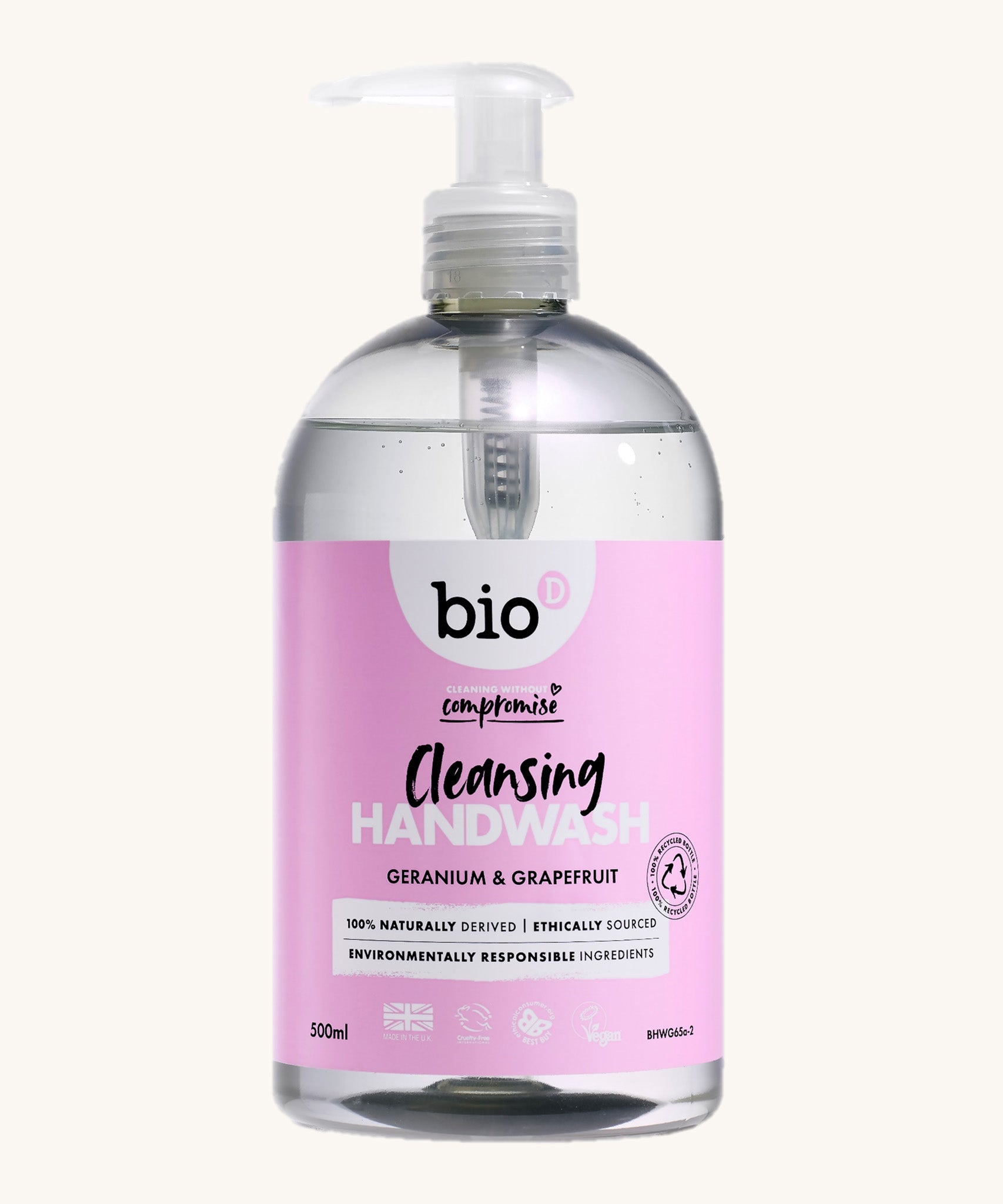 Bio-D Geranium & Grapefruit cleansing hand wash in a 500ml bottle and available at Babipur. Comes in a clear bottle and features a push down dispenser