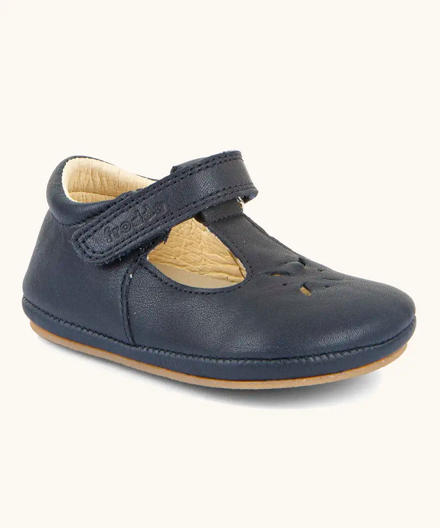 Froddo barefoot pre walker baby shoe in dark blue. A natural leather shoe with a velcro t bar strap