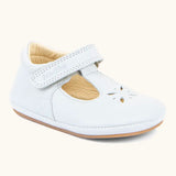 Froddo barefoot pre walker baby shoe in white. A natural leather shoe with a velcro t bar strap