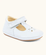 Froddo barefoot pre walker baby shoe in white. A natural leather shoe with a velcro t bar strap
