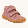Froddo barefoot first step kids shoes in dusty pink available at Babipur. A soft leather shoe in light pink with a light brown rubber sole. Features two velcro straps for a secure fit 