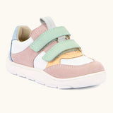 Froddo barefoot zeru Spring kids shoes in pink and white. Showing pink velcro fasteners and white grippy sole