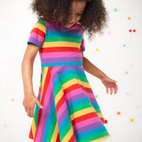 Robe patineuse Sunshine de Frugi - Rayures arc-en-ciel Foxglove
