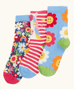 Frugi GOTS 100% organic cotton 3 pack socks in horses, sparkles, and flowers themes. Each pair is finished with comfy ribbed cuffs and a stretchy fit