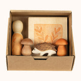 Grapat / Ostheimer hello Autumn wooden set available at Babipur. Handmade and hand painted wooden pieces are displayed neatly in a brown box. 