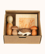 Grapat / Ostheimer hello Autumn wooden set available at Babipur. Handmade and hand painted wooden pieces are displayed neatly in a brown box. 