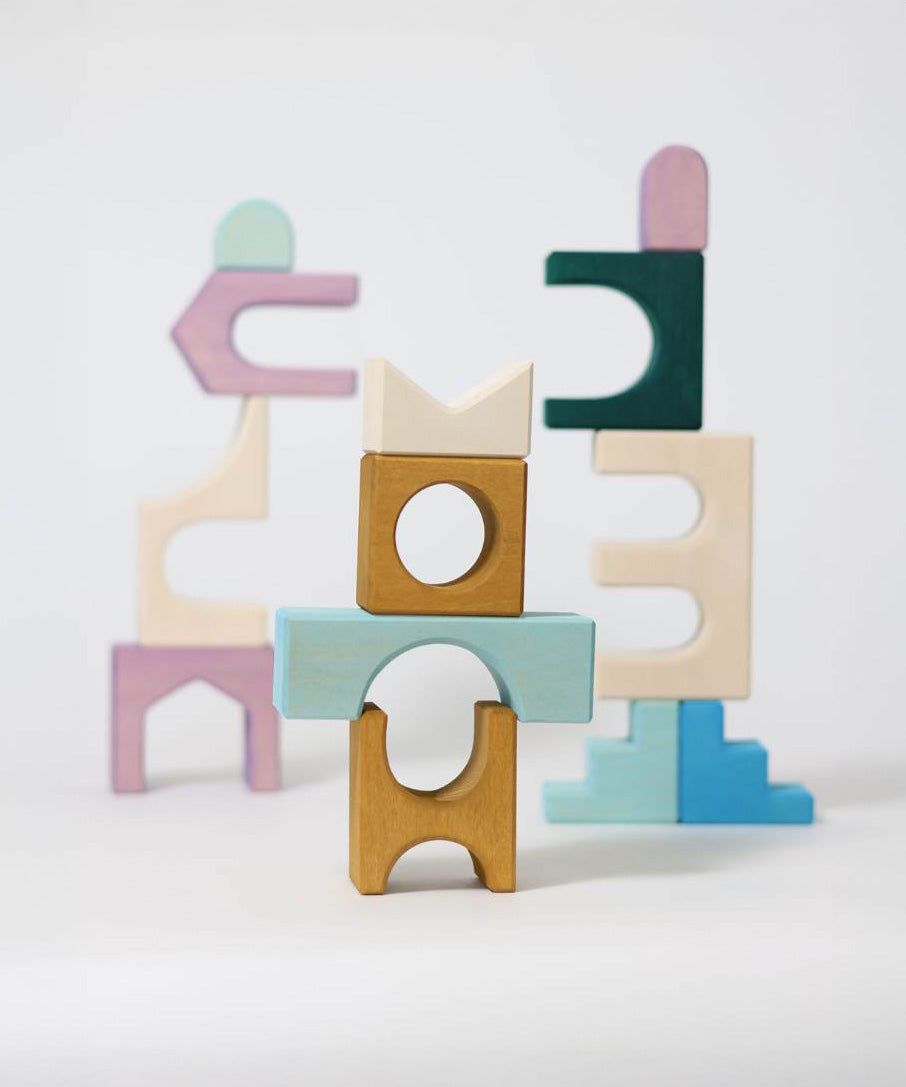 A simple stack made from tactile wooden pieces from the Grimm's floor building set 