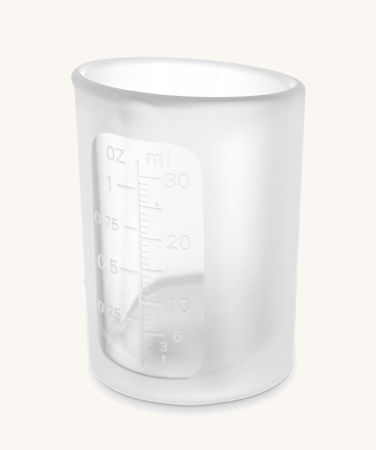 Close up of the measuring guide on the side of the collecting cup from the Haakaa colostrum collector feeding pack.