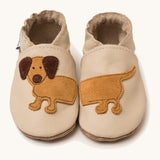Inch Blue cream dash shoes available at Babipur. A soft cream baby leather shoe with cute playful suede dashchund design. Features elastic ankle cuffs for a secured fit