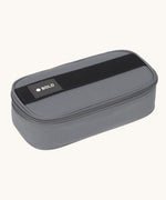 Lassig kids spacy school pencil case in bold anthracite available at Babipur. A grey spacious pencil case with a black strip and a patch with a 'bold' slogan. Features a zipped fastener.
