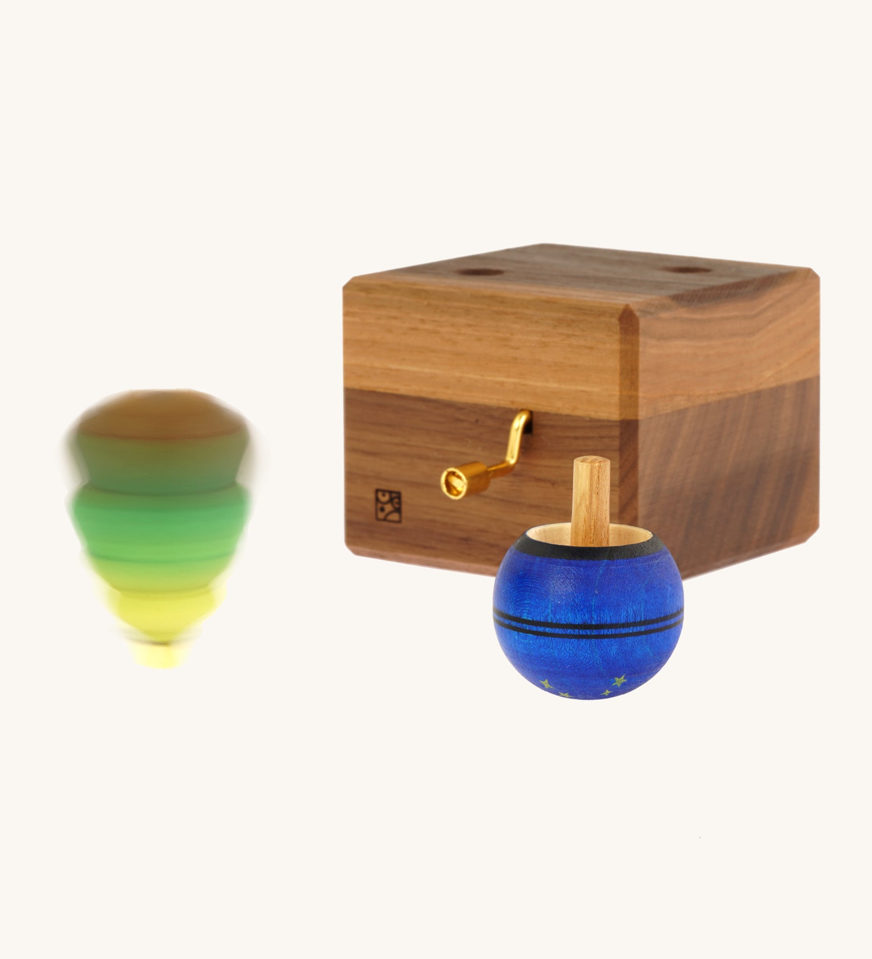 The Mader Luna music box available at Babipur with the Christmas tree spinning top in action