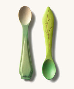 Oli & Carol 2 pack baby wooden spoons in a kale and leek design and available at Babipur. 