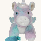 The Olli Ella dazzle unicorn dinkum. A soft and cuddly unicorn in light pastel colours. Features white pegasus wings and a unicorn horn with a blue magnetic carrot next to the leg