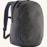 Patagonia atom 24 litres day pack in smolder blue available at Babipur. A 100% recycled material backpack in blue. Features padded shoulder pads, mesh side pockets and 2 main compartments. 