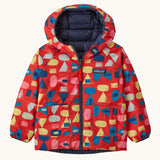 Patagonia little kids down hooded jacket in forest being sizzle red. A light warm reversible jacket in red with retro mulitcoloured shapes. Features a a full length zip and 2 side pouch pockets