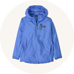 Patagonia blue coat on cream background to represent Patagonia kids coats at Babipur.