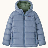 Patagonia kids hi loft down sweater hoody jacket in barnacle blue available at Babipur. A thick light blue hooded jacket with a full length zip and 2 side pockets.
