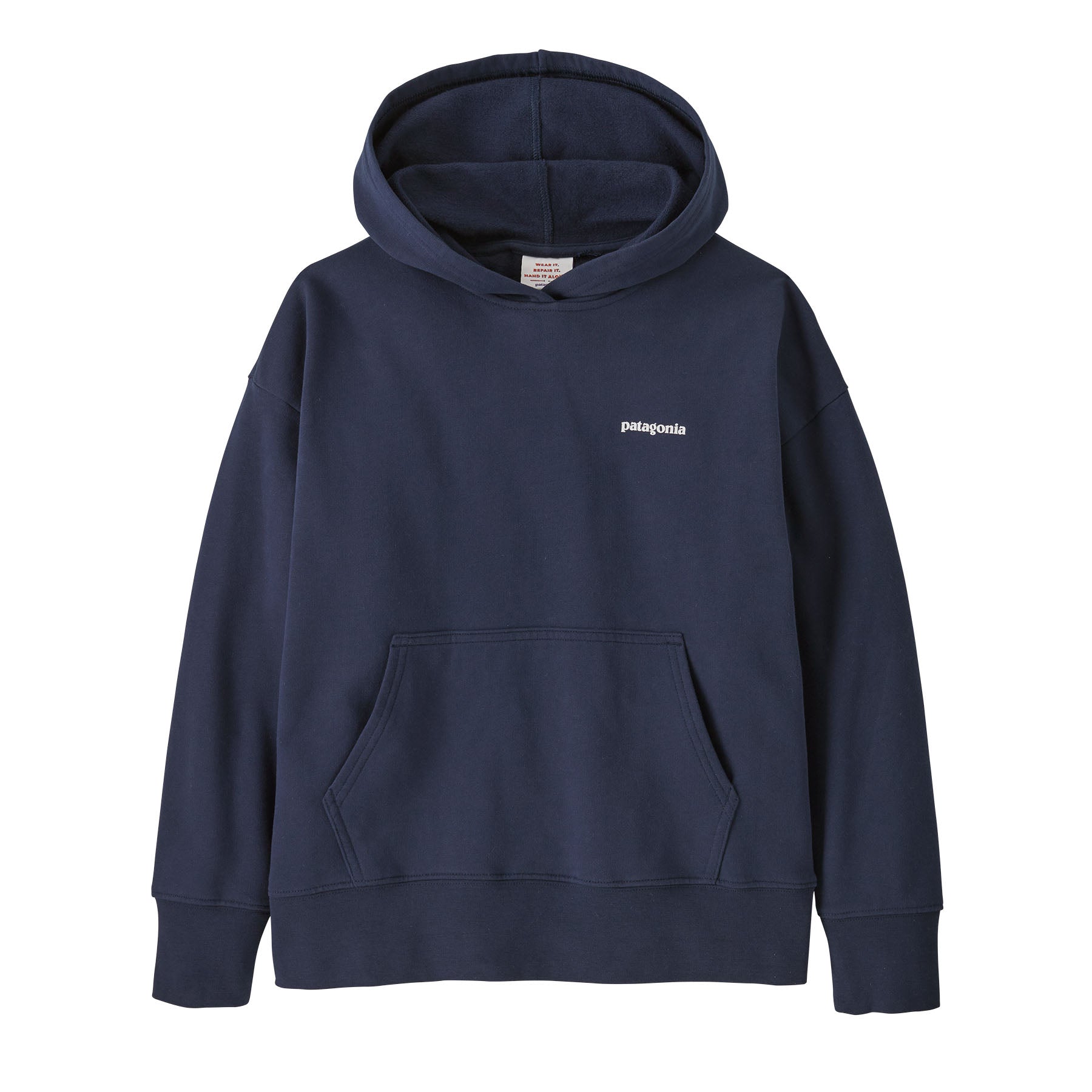 A Patagonia kids hoodie sweatshirt in new navy available at Babipur. Features a pouch pocket on the front with the brand text logo on the chest