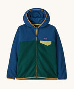 Patagonia kids micro d snap t fleece in cascade green available at Babipur.  100% recycled polyester soft hooded fleece in dark blue and green with yellow rim. Features a full length zip and a yellow chest pocket