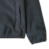 Patagonia kids synchilla fleece jacket in smolder blue available at Babipur showing the side pocket and cuff detail