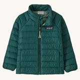 Patagonia little kids down sweater in cascade green. A 100% recycled down jacket in dark green. Features a padded collar and full length zip