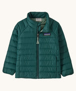 Patagonia little kids down sweater in cascade green. A 100% recycled down jacket in dark green. Features a padded collar and full length zip