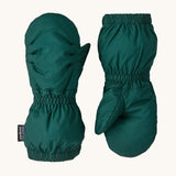 Patagonia little kids puff mitts in cascade green available at Babipur. 100% recycled polyester mittens in dark green with elasticated cuffs for a snug fit. 