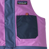 A close up of the Patagonia Baby Snow Pile Bibs in a  brisk purple available at Babipur showing the chest pocket detail
