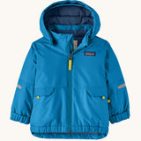 Patagonia little kids snow pile jacket in uplift blue available at Babipur. A 100% recycled polyester thick winter hooded hooded. Features a full length zip, side pocket and elasticated cuffs.